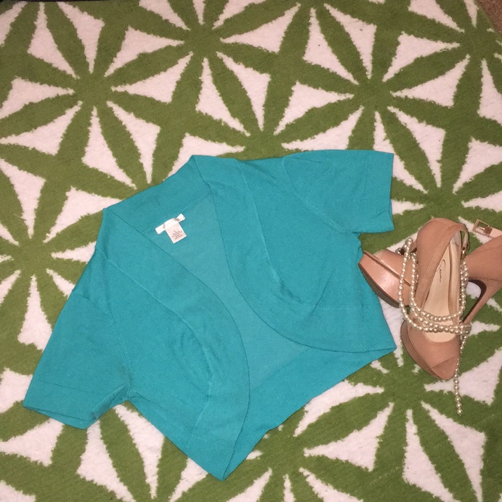 Short sleeve sweater